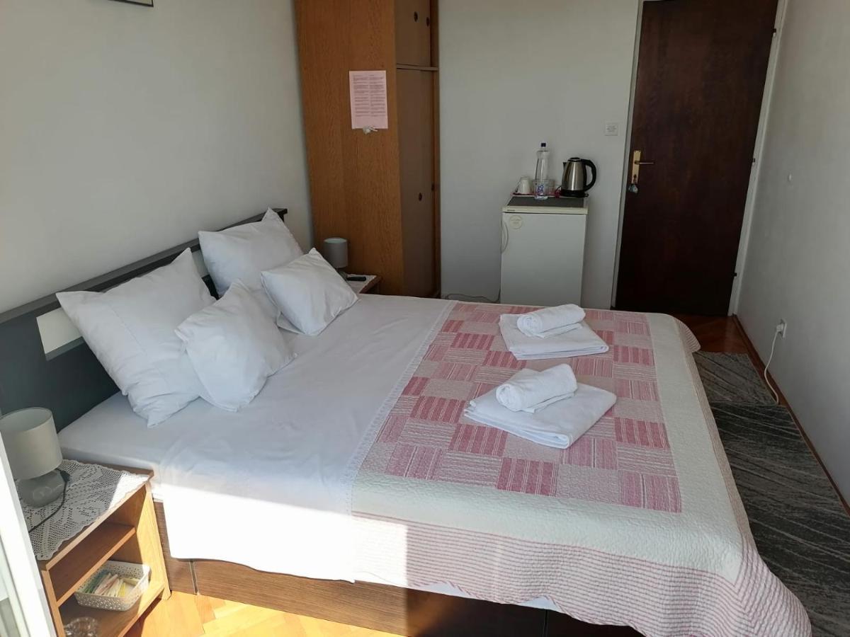 Guest House Medzalin ดูบรอฟนิก ภายนอก รูปภาพ